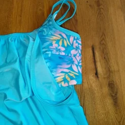 Bikini ungetragen mit Shorts