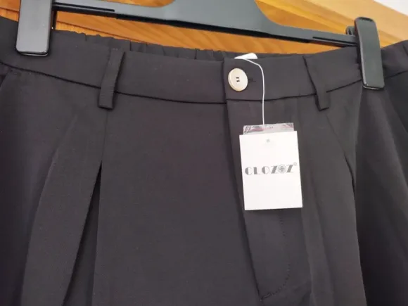 Black and White Kleidungs Packet