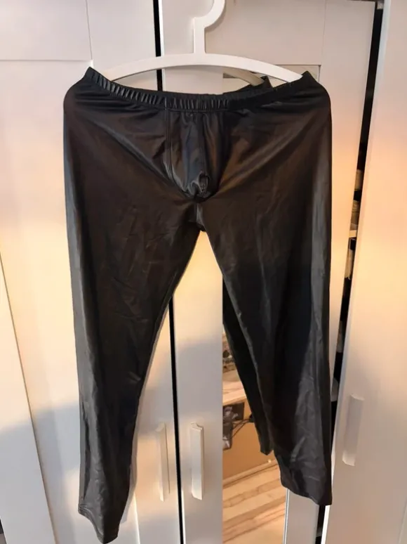 Black Liquid Leather Fetish Leggings - Pouch Front