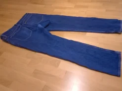Blaue Jeans von H&M – Relaxed Fit 👖💙