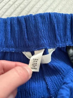 Blaue Shorts