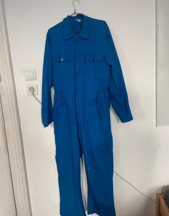 Blauer Overall