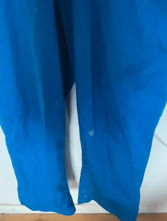 Blauer Overall