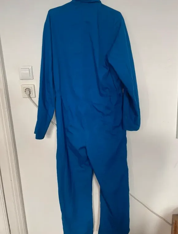Blauer Overall