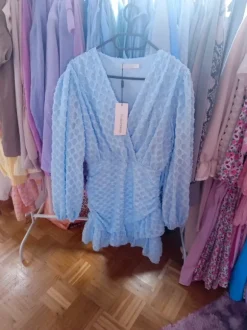 Blaues Kleid