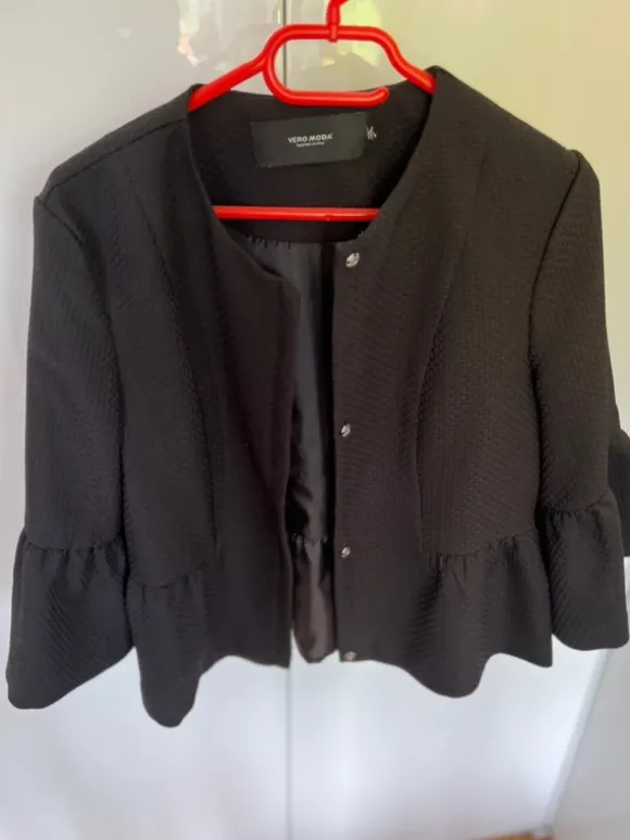 Blazer / Jäckchen mit Schößchen und Druckknöpfen elegant schwarz
