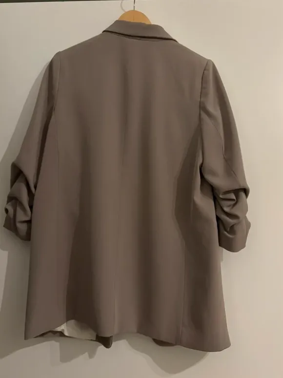 Blazer mit gerafften Ärmeln