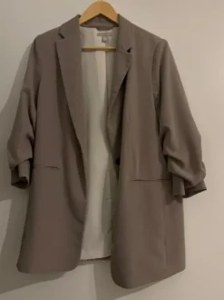 Blazer mit gerafften Ärmeln