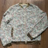 Blousonjacke mit Blumenmuster & Golddetails Gr. M