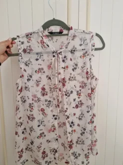 Bluse mit Blümchen