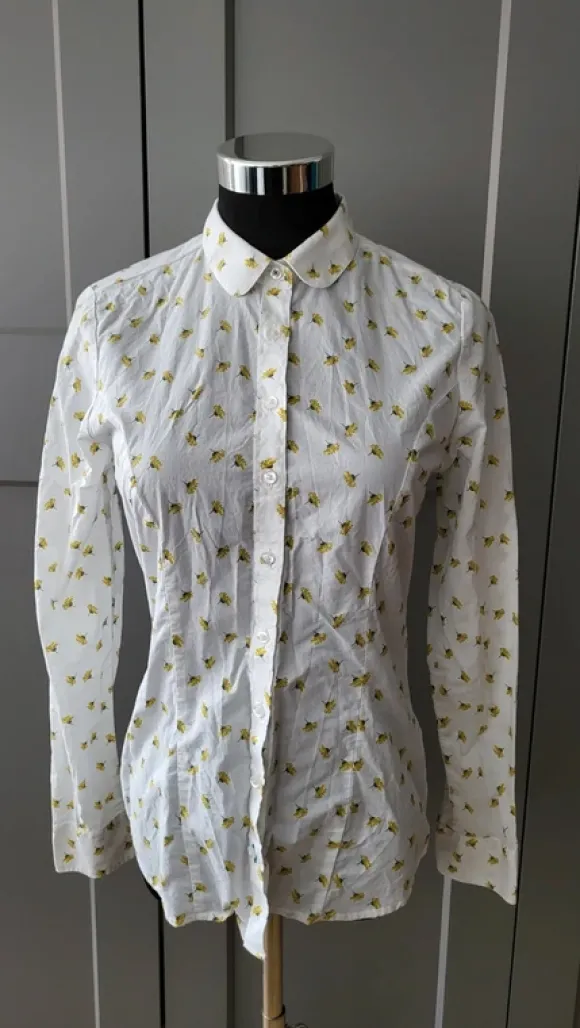 Bluse weiß Blumen Bubikragen 34 XS KEW 159