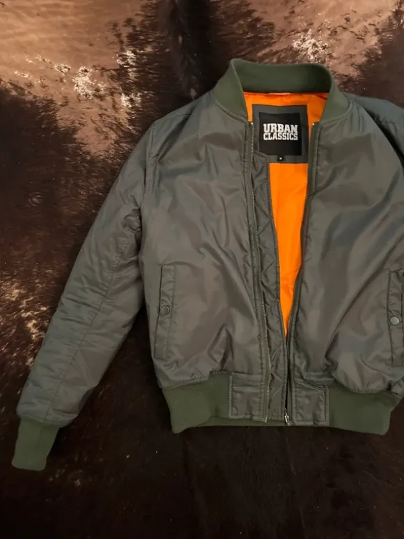 Bomberjacke Army Khaki Oversized Fit