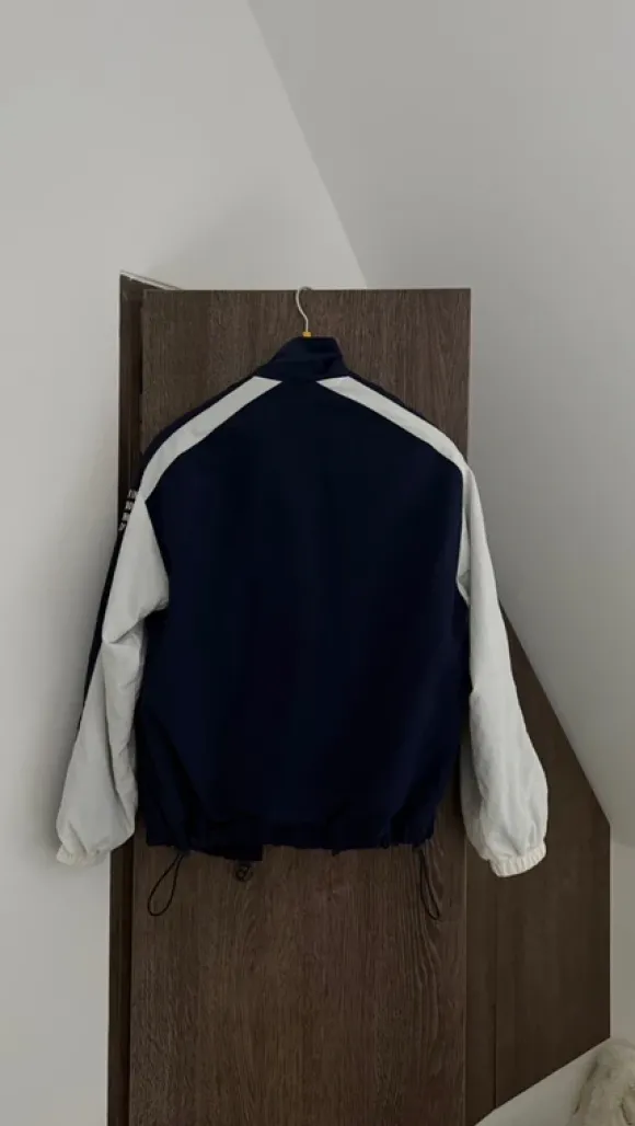 Bomberjacke Stradivarius Windjacke Vintage blau weiß