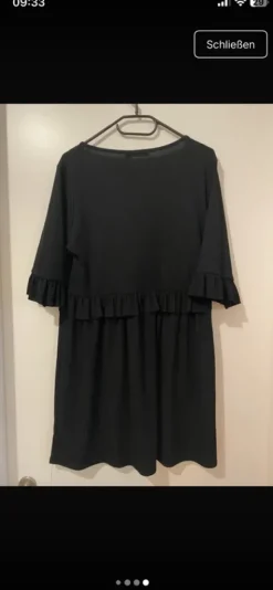Boohoo Schwarzes Kleid V-Ausschnitt Gr. 40