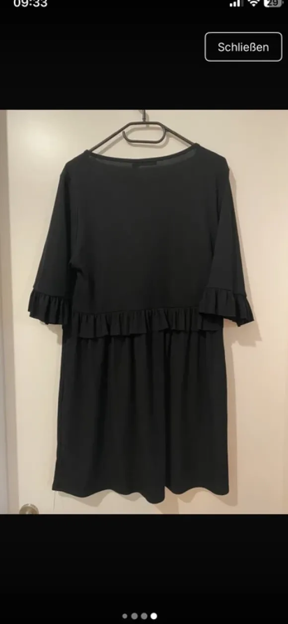 Boohoo Schwarzes Kleid V-Ausschnitt Gr. 40