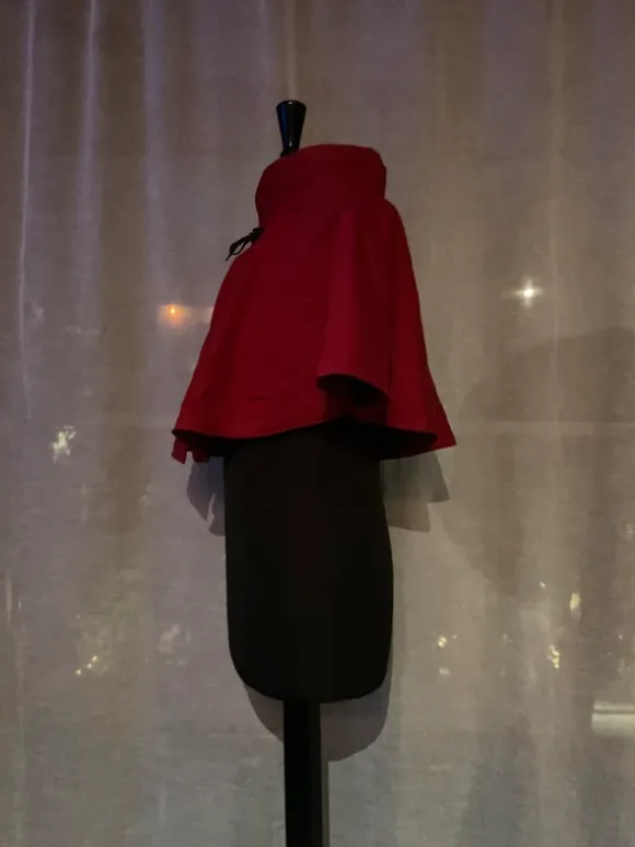 Bordeaux rook kort schouder cape