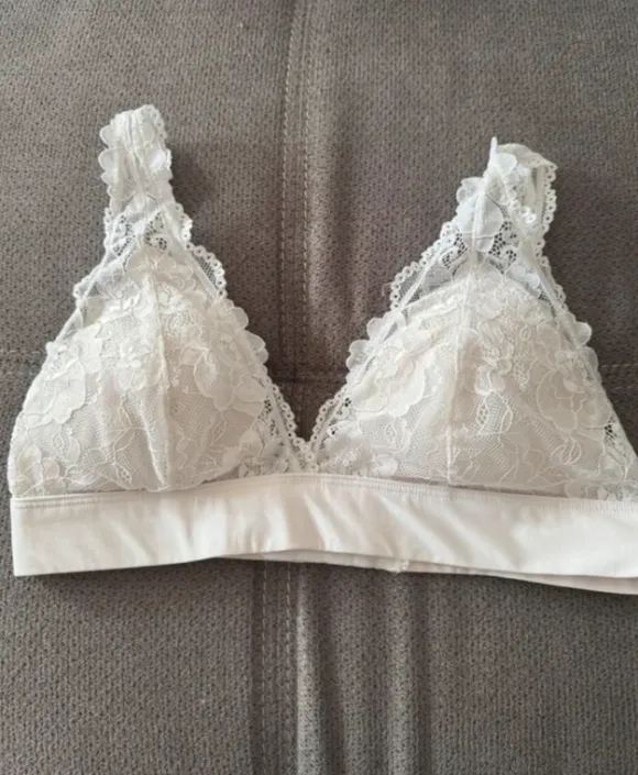 Bralette in Spitze weiß