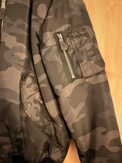 Brandit MA1 Bomberjacke Camouflage Schwarz Herren Übergangsjacke Streetwear Größe L
