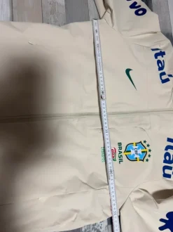 Brasilien Nike Windbreaker Creme/ weiß. S
