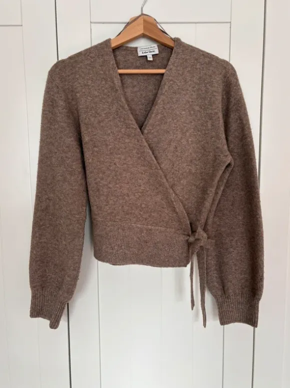 Braune Strickjacke von & Other Stories in Gr. S