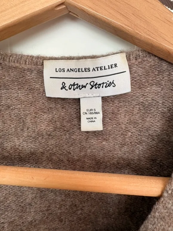 Braune Strickjacke von & Other Stories in Gr. S