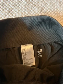 Braune/dunkelgrüne Sportleggins von H&M