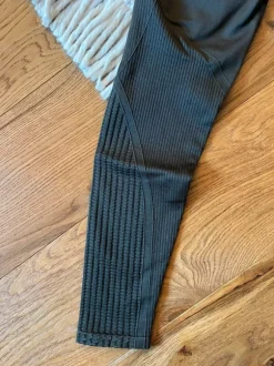 Braune/dunkelgrüne Sportleggins von H&M