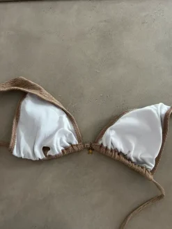 Brauner Bikini SHEIN Größe M – goldene Seesterne, strukturierter Stoff – guter Zustand