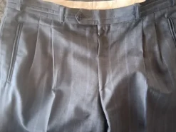 Bundfaltenhose, Signé incognito, Hr. 25, grau und blau
