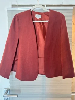 Burgundy blazer/ shawl S / M