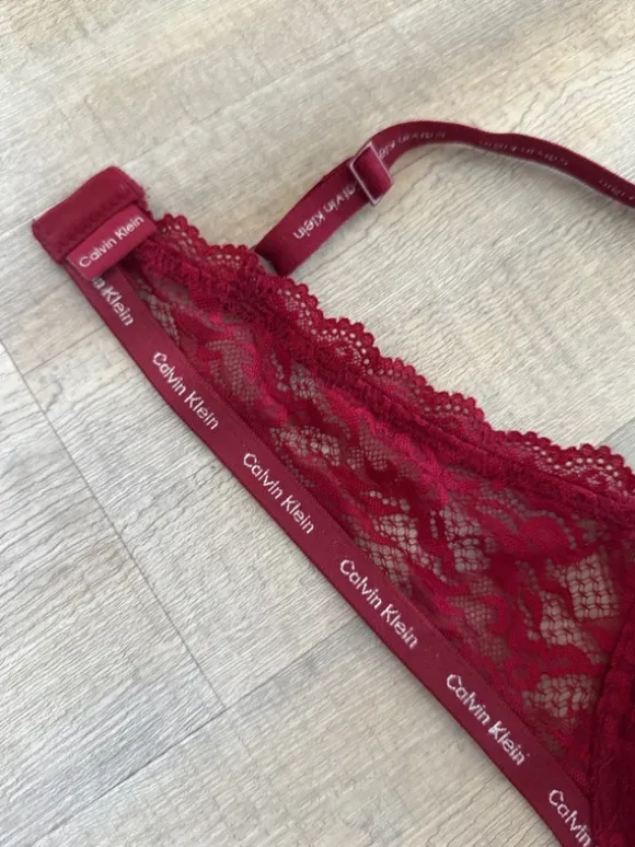 Calvin Klein BH, Ungetragen
