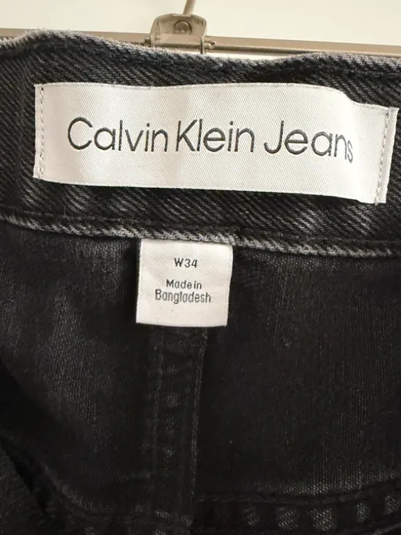 Calvin Klein kurze Jeanshose, schwarz, Größe XL