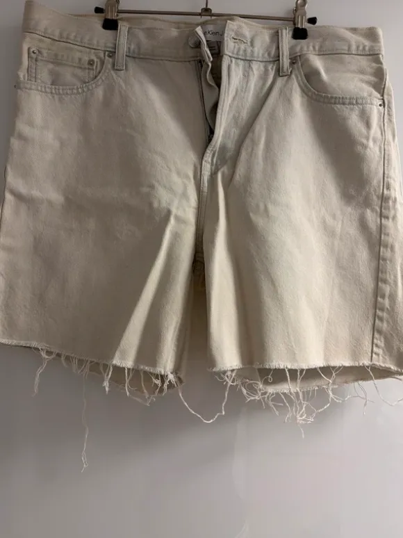 Calvin Klein kurze Jeanshose, Größe XL