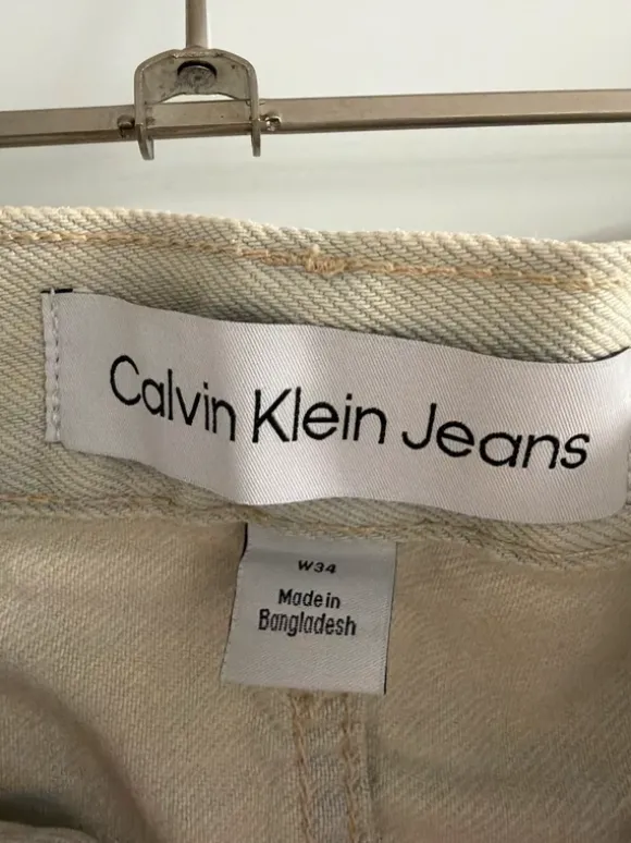 Calvin Klein kurze Jeanshose, Größe XL
