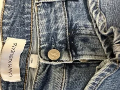 Calvin Klein W33