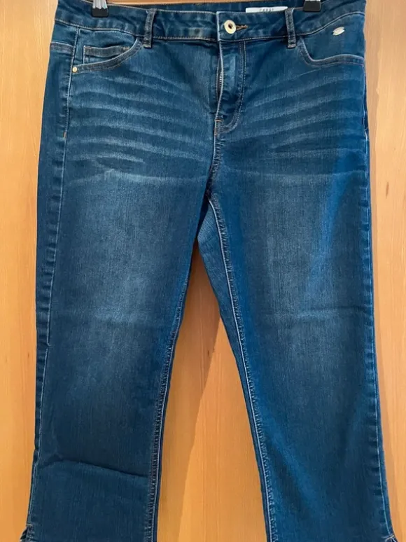 Capri Jeans