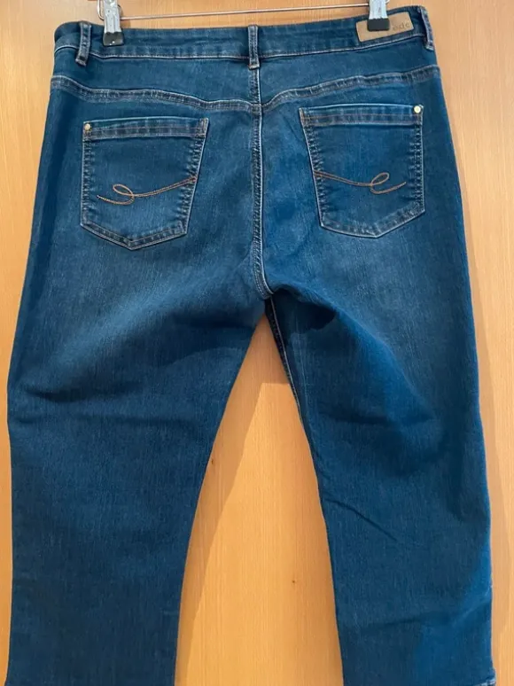 Capri Jeans