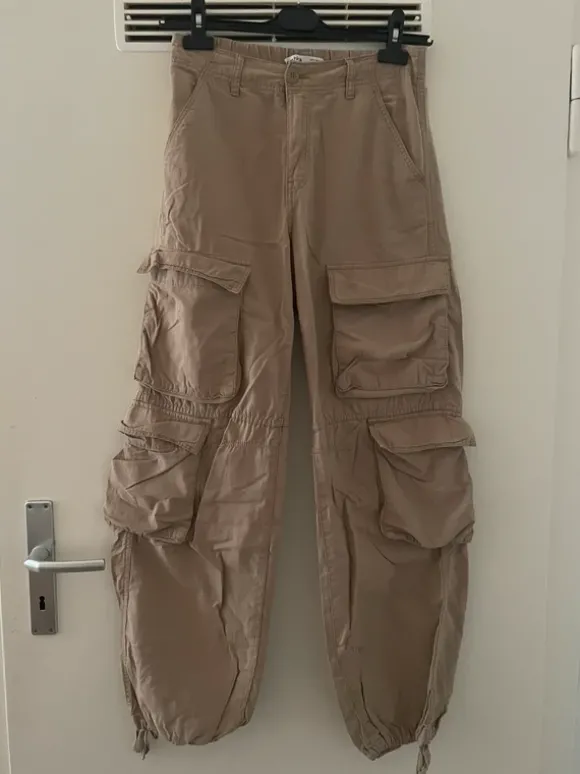 Cargohose Bershka // S