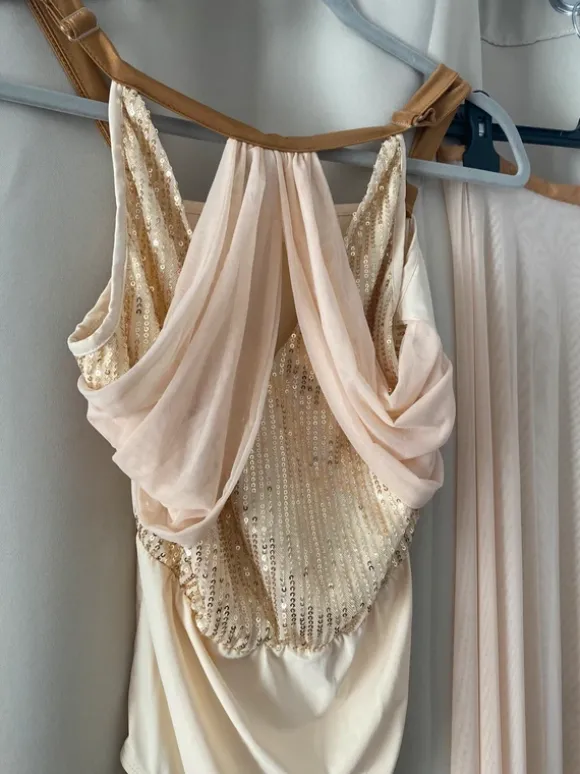 Contemporary Tanz Kostüm beige