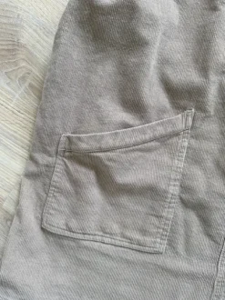 Cord Latzkleid Schwangerschaft / Umstandsmode