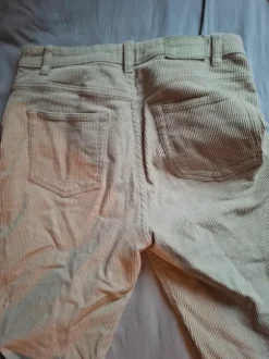 Cordhose in beige/creme