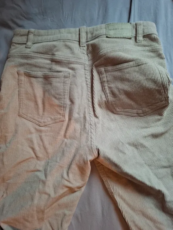 Cordhose in beige/creme