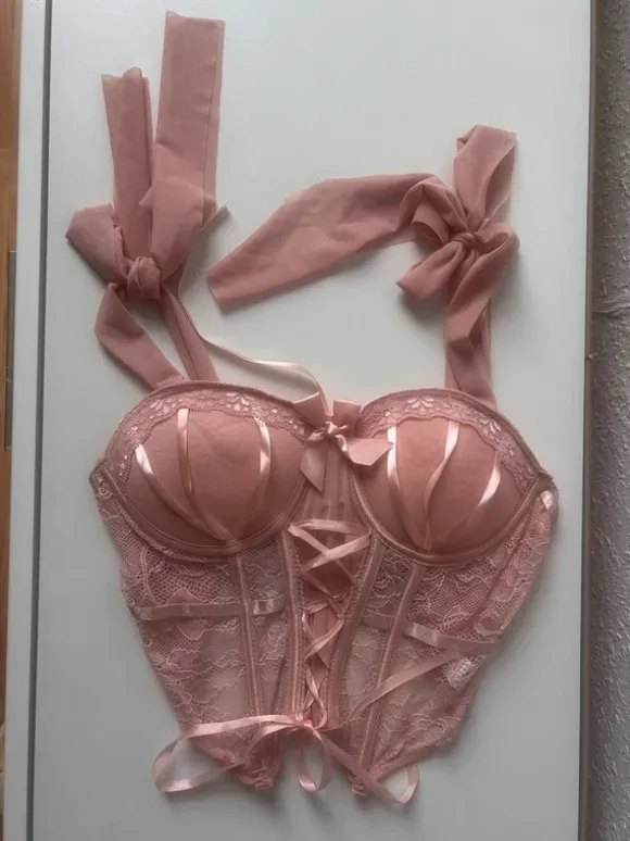 Corset-Top in Altrosa mit Spitze або Romantisches Spitzenkorsett.