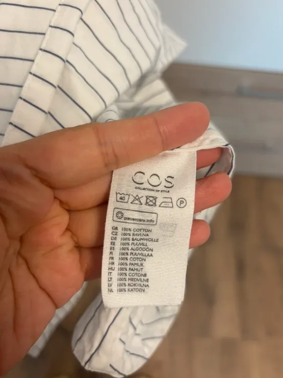 COS Bluse 34 Weiß Blau Gestreift Asymmetrischer Saum Clean Girl
