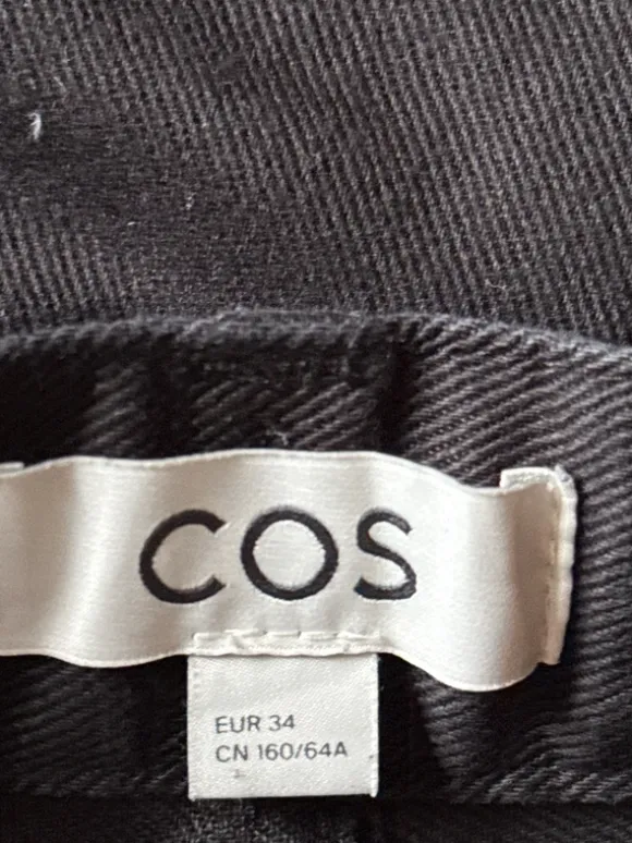 COS- weite Hose- schwarz- Gr34