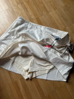 Cream CIDER skorts with lace details