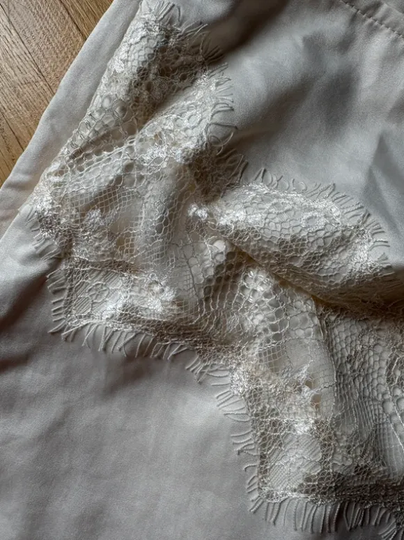 Cream CIDER skorts with lace details
