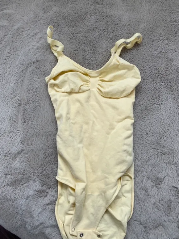 creamy Body in buttergelb