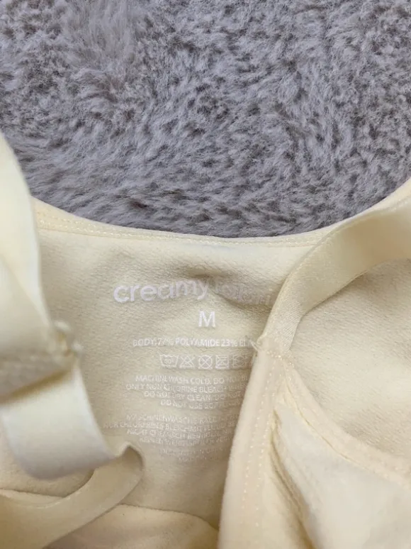 creamy Body in buttergelb