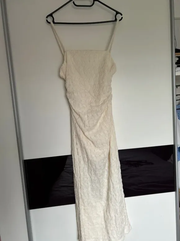 Cremefarbenes Kleid